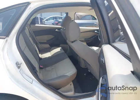 2014 Ford Focus Se z USA, uszkodzony, nr VIN 1FADP3F22EL163834